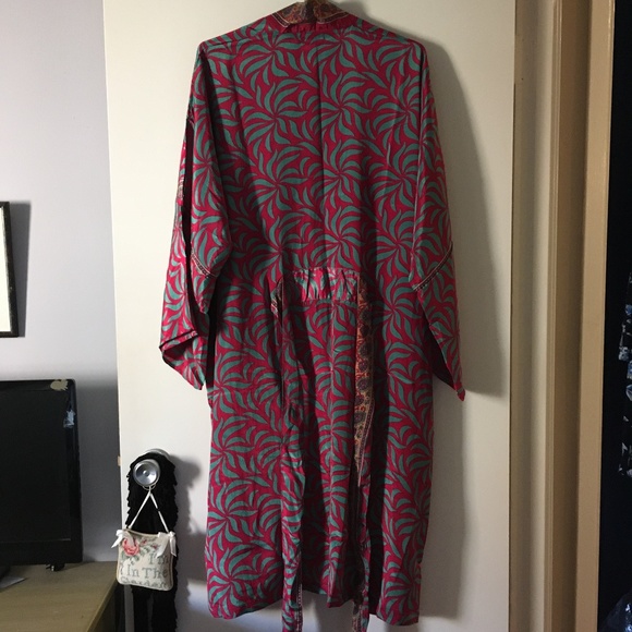 Beautiful SUSTAIN Pure Silk Belted Kimono - Picture 4 of 4